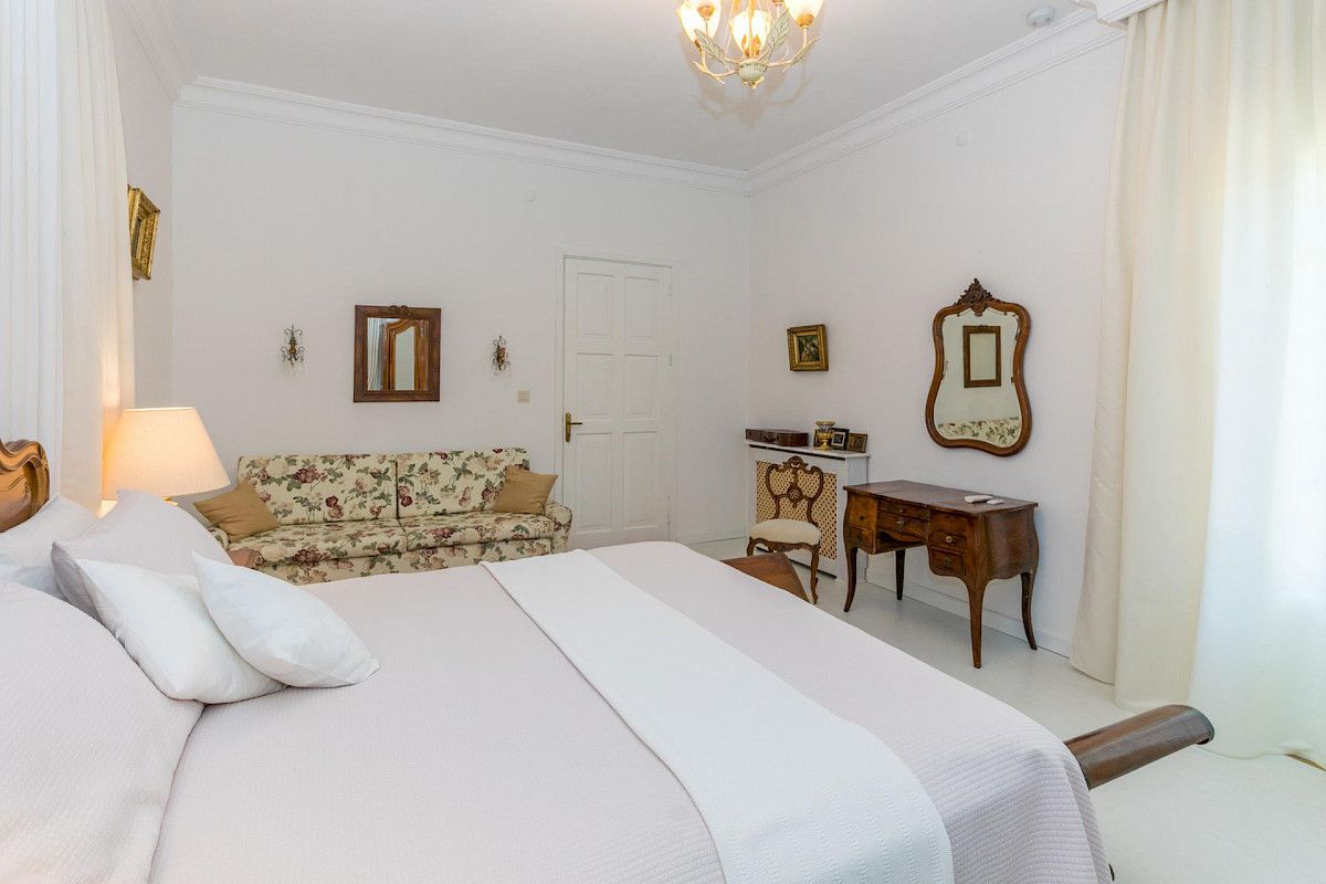 villa-zarik-210610-041533_0005